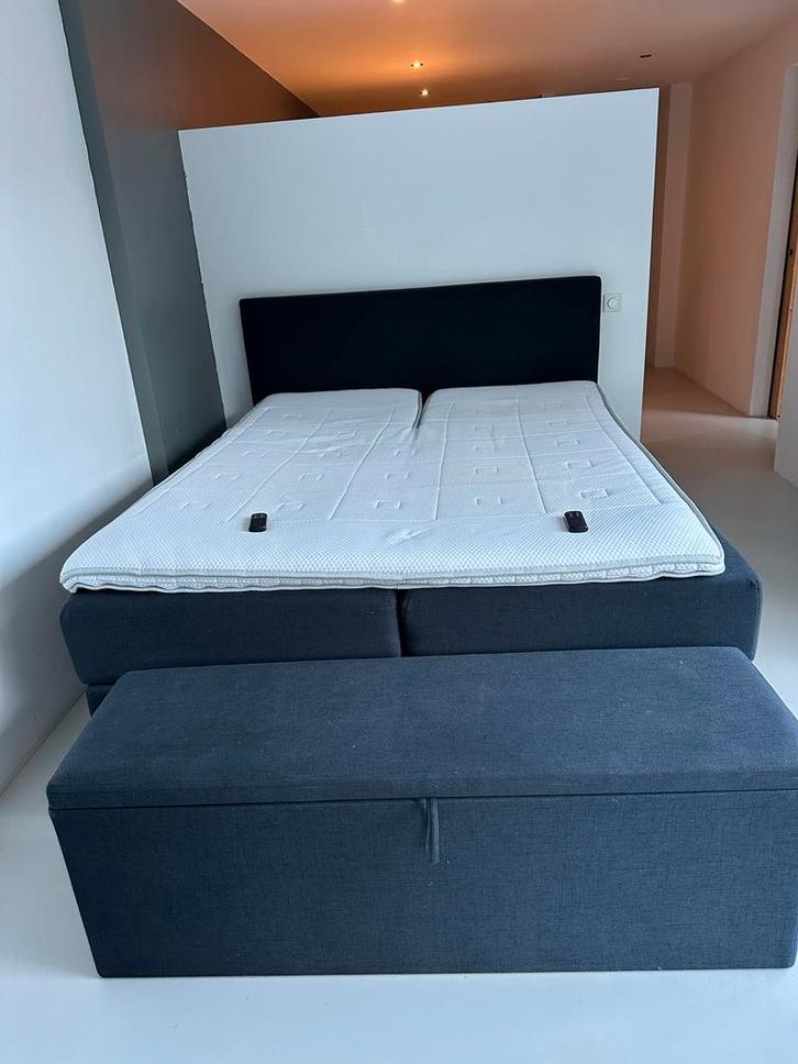Swissense Elektrisch Verstelbaar Bed 160x220 met Bankje, Huis en Inrichting, Slaapkamer | Boxsprings, Gebruikt, 160 cm, 220 cm