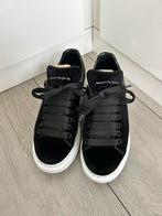 Alexander McQueen Sneakers - Zwart suede, Kleding | Dames, Schoenen, Ophalen, Zwart, Sneakers of Gympen, Gedragen
