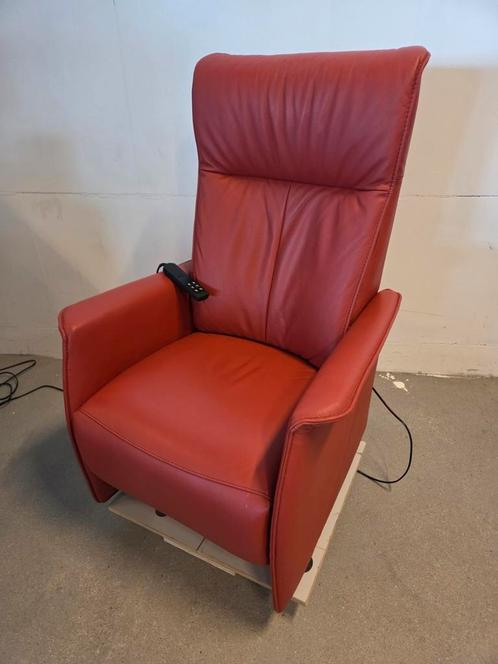 Sta op stoel rood leer, Huis en Inrichting, Fauteuils, Leer, Ophalen