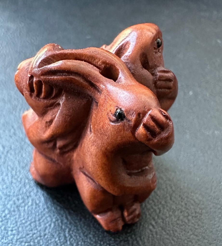 Ojime in buxushout van 3 haasjes horen zien en zwijgen Japan, Ophalen of Verzenden