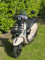 Vespa sprint 2022, Fietsen en Brommers, Brommers | Vespa, Ophalen, Overige modellen, Maximaal 45 km/u, Zo goed als nieuw