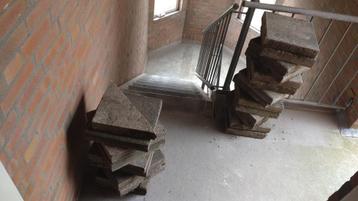 GRATIS Stoeptegels 30x30cm (43 en een half stuks) beschikbaar voor biedingen