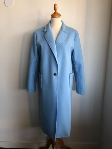 Monday afthernoon, maat 40 beschikbaar voor biedingen