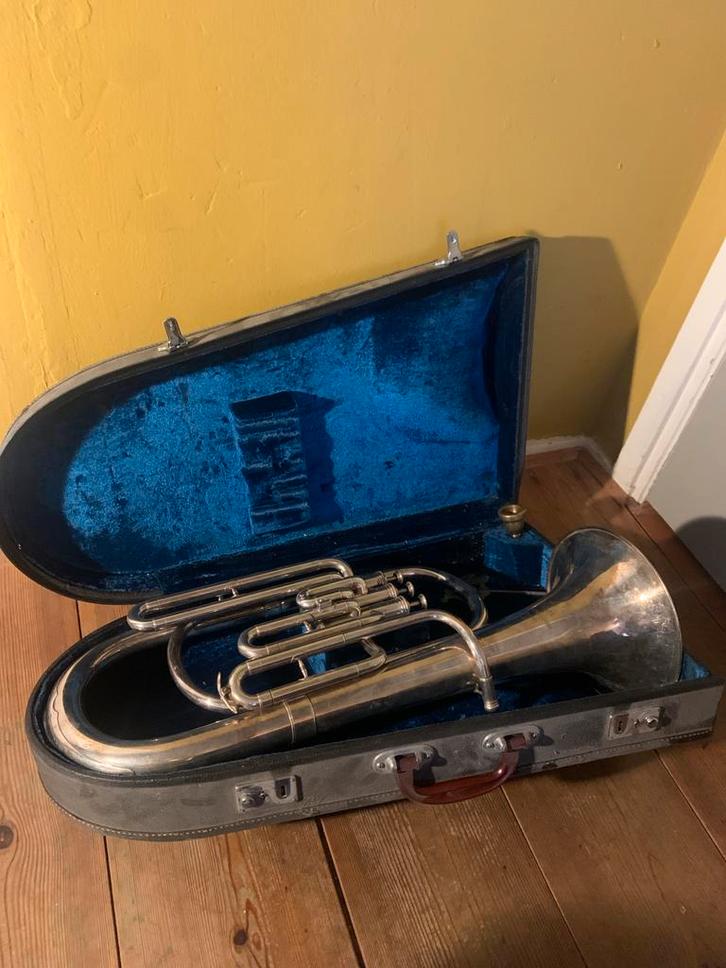 Euphonium met Koffer - Goede Staat!, Muziek en Instrumenten, Blaasinstrumenten | Tuba's, Gebruikt, Euphonium of Tenortuba, Met koffer of draagtas