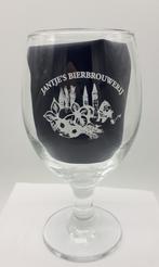 Jantje's Bierbrouwerij Glas op voet - BAM Velp, Overige merken, Glas of Glazen, Ophalen of Verzenden, Zo goed als nieuw