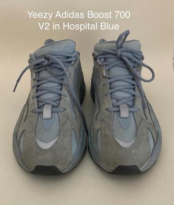 Yeezy Adidas Boost 700 V2 in Hospital Blue Maat 44 beschikbaar voor biedingen