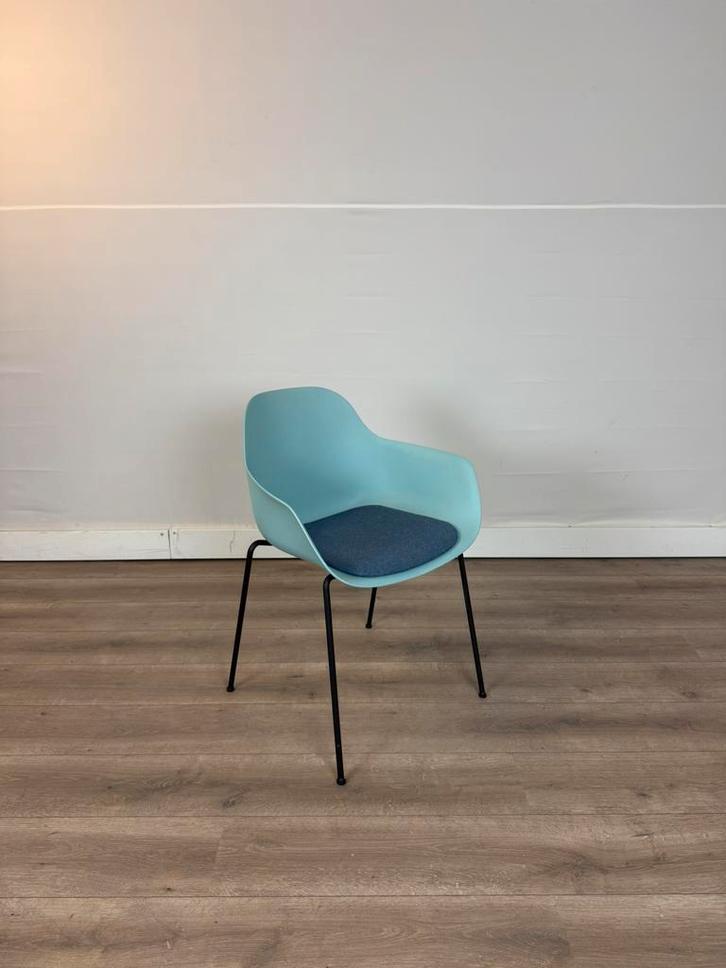 Crassevig Pola round p/4L eetkamerstoel, Huis en Inrichting, Stoelen, Zo goed als nieuw, Eén, Kunststof, Ophalen of Verzenden