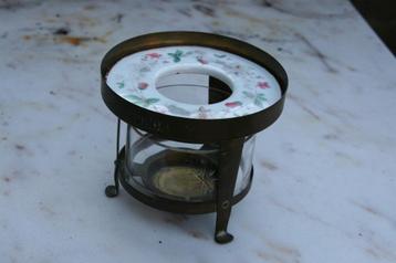 Antiek koperen brandertje met porselein inzet  beschikbaar voor biedingen