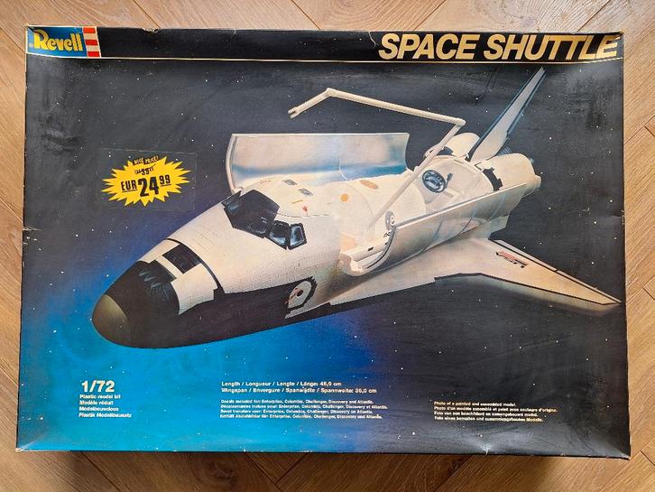 1:72 1/72 Revell Space Shuttle (Sprues Sealed), Hobby en Vrije tijd, Modelbouw | Vliegtuigen en Helikopters, Zo goed als nieuw