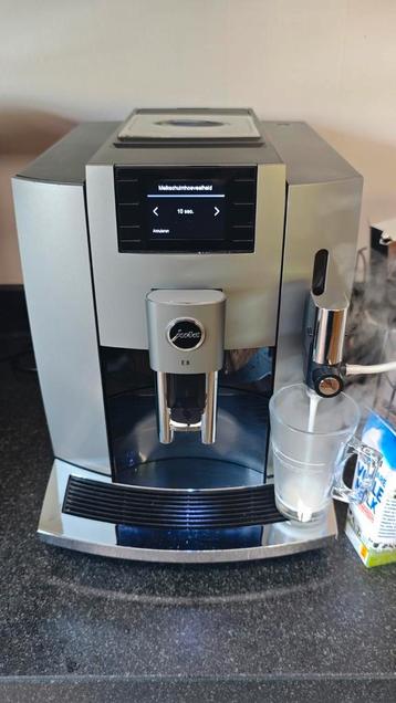 Jura E8 Dark inox met service en garantie  beschikbaar voor biedingen