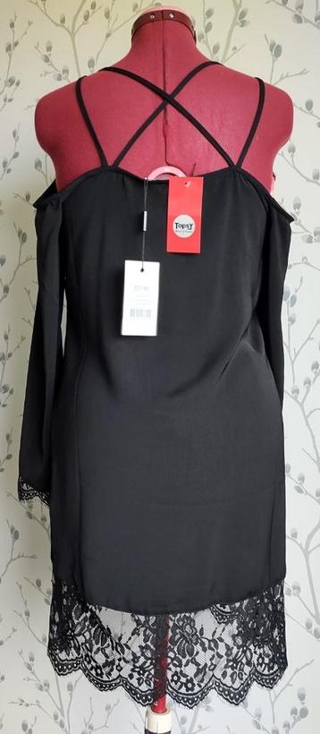 NA-KD Fashion Lace-Dress met open schouders maat 40 ( Nieuw) beschikbaar voor biedingen