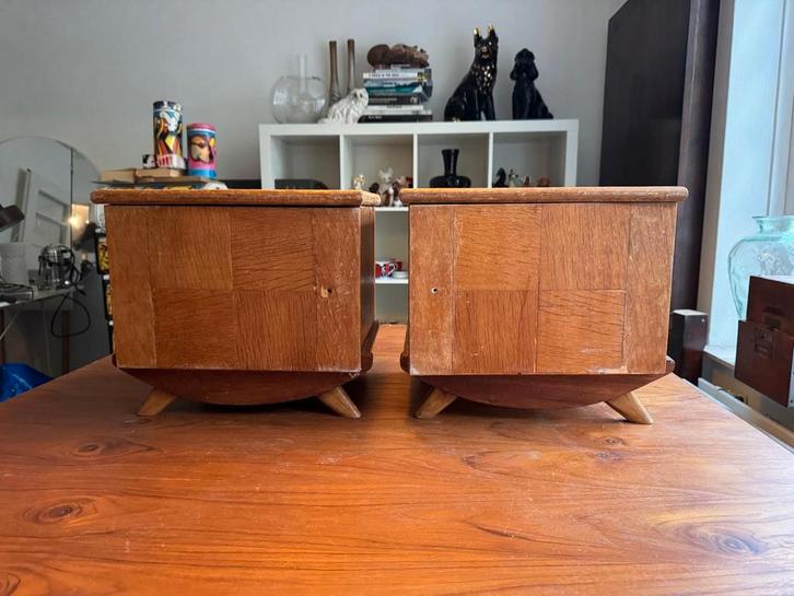Vintage Houten Nachtkastjes Set (AMSTERDAMSE SCHOOL?), Huis en Inrichting, Slaapkamer | Nachtkastjes, Gebruikt, Minder dan 55 cm