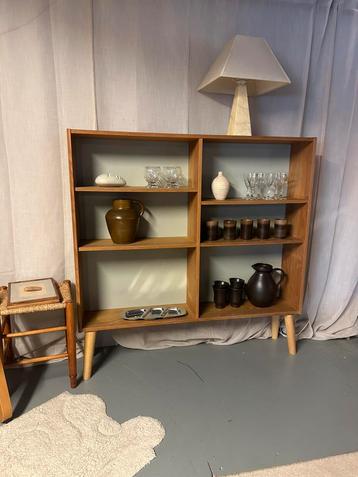 Vintage Deense houten vakkenkast