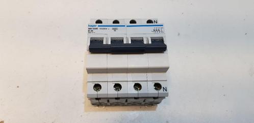 Hager Groepenkast Automaat krachtstroom MB620E B20 400V (1x), Hobby en Vrije tijd, Elektronica-componenten, Gebruikt, Ophalen of Verzenden