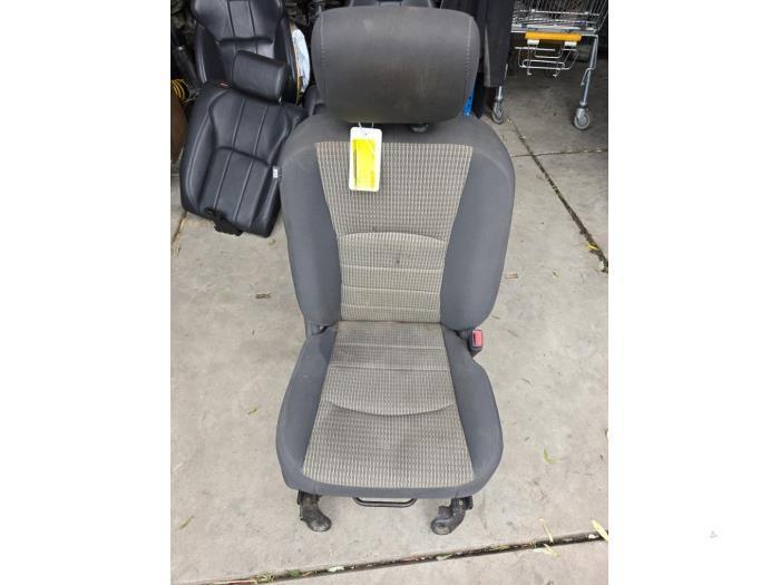 Stoel rechts van een Dodge RAM, Auto-onderdelen, Interieur en Bekleding, Dodge, Gebruikt, 3 maanden garantie