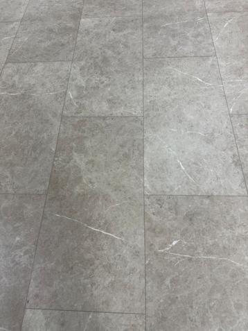 coupon Novilon 10,2x4m plavuizen tegelmotief slijtlaag 0,6mm beschikbaar voor biedingen