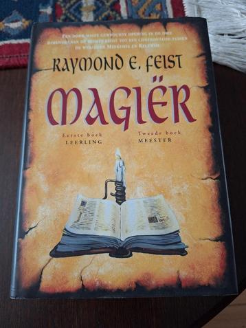 Raymond E. Feist - Magiër beschikbaar voor biedingen