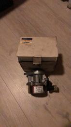 NOS Volvo vacuumpomp, Ophalen of Verzenden, Volvo