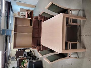 Eetkamer tafel + 4 stoelen hout lxbxh 160x98x78cm beschikbaar voor biedingen