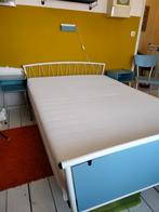 Vintage bed!, Gebruikt, Hout, Ophalen