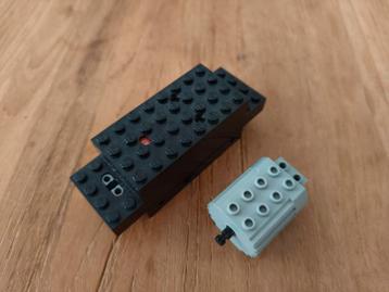 Twee oude LEGO motoren beschikbaar voor biedingen