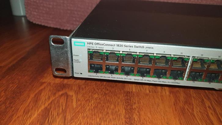 HP OfficeConnect 1820 Series 48p managed switch met SFP, Computers en Software, Netwerk switches, Zo goed als nieuw, Ophalen of Verzenden