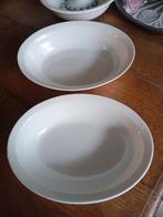 2 witte aardewerk ovalen kommen merk BOCH, Ophalen of Verzenden