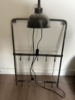 Industrieel Sleutelrek met Lamp - Nieuwstaat!, Huis en Inrichting, Lampen | Hanglampen, Ophalen of Verzenden, Nieuw, Metaal, 50 tot 75 cm