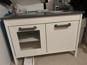 Ikea keuken, met veel keuken spulletjes beschikbaar voor biedingen