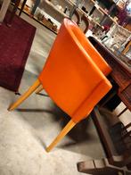 4 leuke retro stoelen terracotta kleur, Ophalen, Zo goed als nieuw