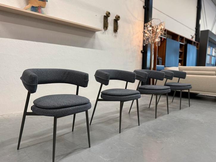 4 Nieuw Zanotta Nena eetkamerstoel Stof Design stoel, Huis en Inrichting, Stoelen, Nieuw, Vier, Stof, Blauw, Ophalen of Verzenden
