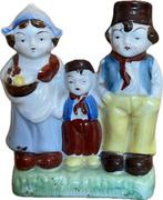 Vintage beeld porselein. Na-oorlogs Japan. Boer boerin kind., Ophalen