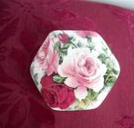 Porseleinen Pillendoosje /Snuisterij doosje. Made in England, Antiek en Kunst, Ophalen of Verzenden