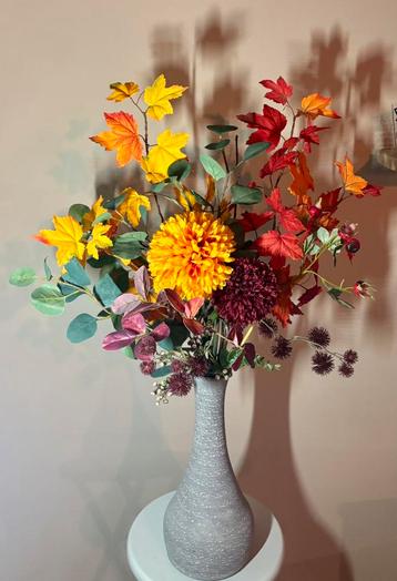 Nieuw! Kunstbloemen / zijden boeket incl. Hoge vaas beschikbaar voor biedingen