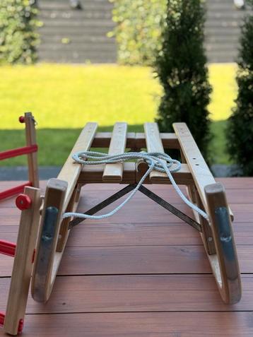 Houten Slee met Rugsteun - Zo Goed Als Nieuw beschikbaar voor biedingen