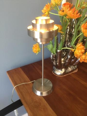 Mooie design, retro, tafellamp, 42 cm hoog beschikbaar voor biedingen