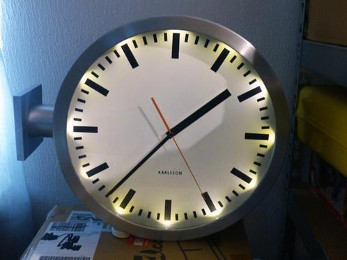Grote Karlsson stations klok, met verlichting erin. +- 40 cm, Huis en Inrichting, Woonaccessoires | Klokken, Zo goed als nieuw