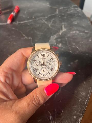 Te koop mooi horloge guess beschikbaar voor biedingen