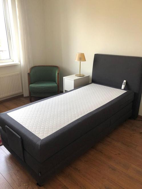 Elektrisch verstelbaar eenpersoonsbed Karlsson – 90x200 cm, Huis en Inrichting, Slaapkamer | Bedden, Nieuw, Tweepersoons, 90 cm