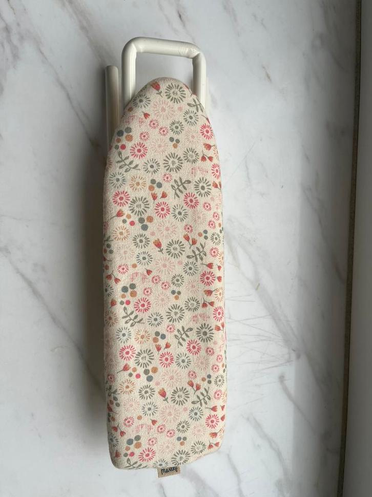 Maileg strijkplank miniatuur speelgoed, Kinderen en Baby's, Speelgoed | Poppenhuizen, Zo goed als nieuw, Poppenhuis, Ophalen of Verzenden