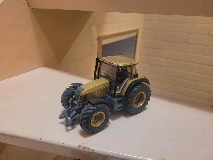 Siku Fendt Favorit 711 BASF Gold (lim. edition), Hobby en Vrije tijd, Modelauto's | 1:32, Zo goed als nieuw, Tractor of Landbouw