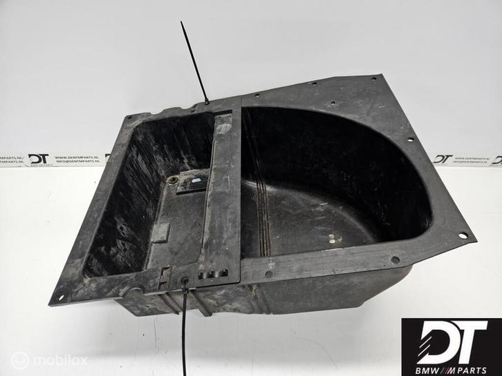 Kofferbakpan / accubak BMW E39 M5 51717895247, Auto-onderdelen, Interieur en Bekleding, BMW, Gebruikt, Ophalen of Verzenden
