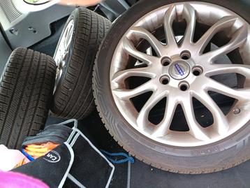 Volvo velgen met all season banden zgan!  beschikbaar voor biedingen