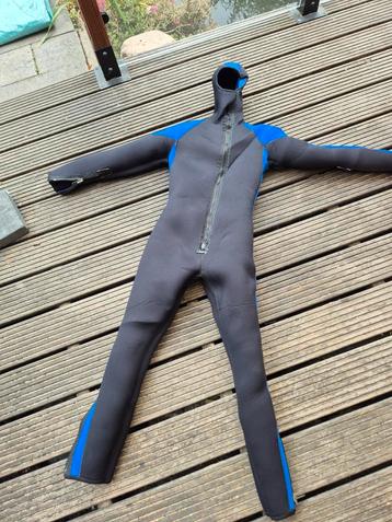 Duikpak  van SDS 7mm beschikbaar voor biedingen