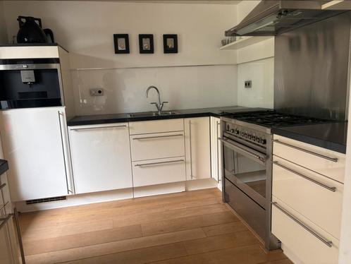Gebruikte keuken met apparatuur, zonder vaatwasswe, Huis en Inrichting, Keuken | Complete keukens, Gebruikt, Hoekkeuken, Crème