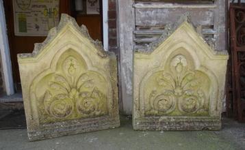 nog 1 maal franse stenen ornament (handgekapt) met bloem beschikbaar voor biedingen