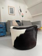 Stijlvolle zwart-witte poef IKEA, Huis en Inrichting, Ophalen, 50 tot 75 cm, Leer, Zo goed als nieuw