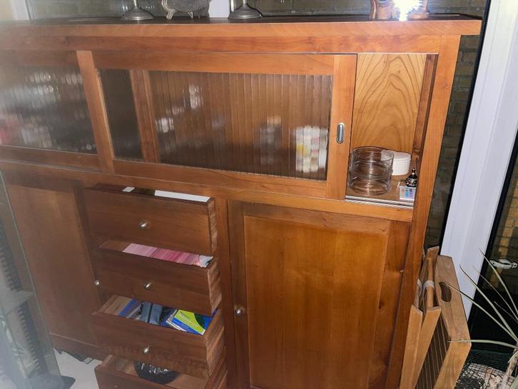 mooie ruime buffetkast, Huis en Inrichting, Kasten | Buffetkasten, Zo goed als nieuw, 150 tot 200 cm, 150 tot 200 cm, 25 tot 50 cm