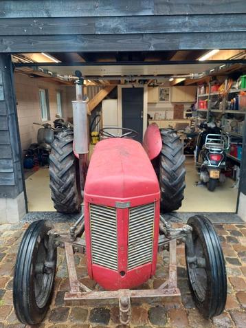 Massey Ferguson tractor originele staat - rijdend beschikbaar voor biedingen