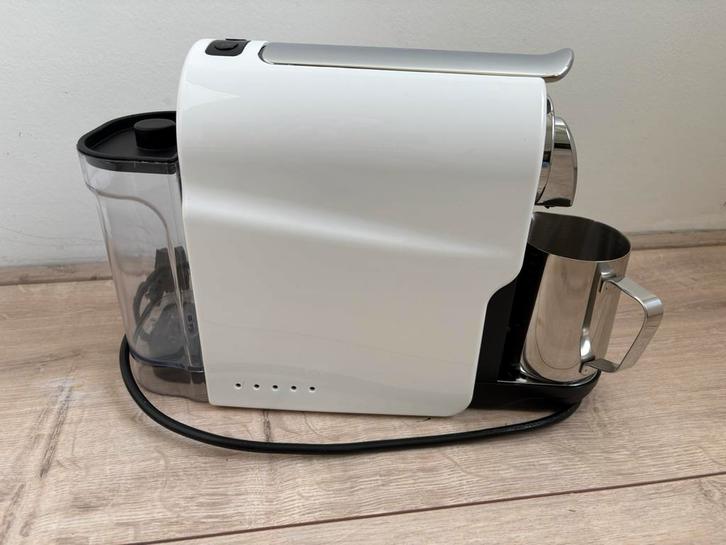 Koffiemachine, Witgoed en Apparatuur, Koffiezetapparaten, Zo goed als nieuw, Koffiepads en cups, Koffiemachine, Afneembaar waterreservoir